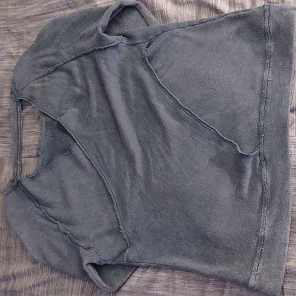 Free People Surplice Criss Cross pull over Sweatshirt... I think it's Medium - Picture 5 of 6